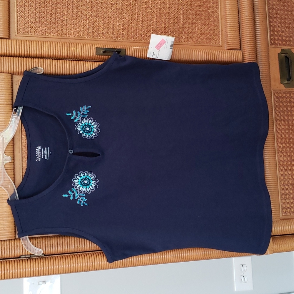 Classic elements size large navy blue keyhole tank with teal stitch detail